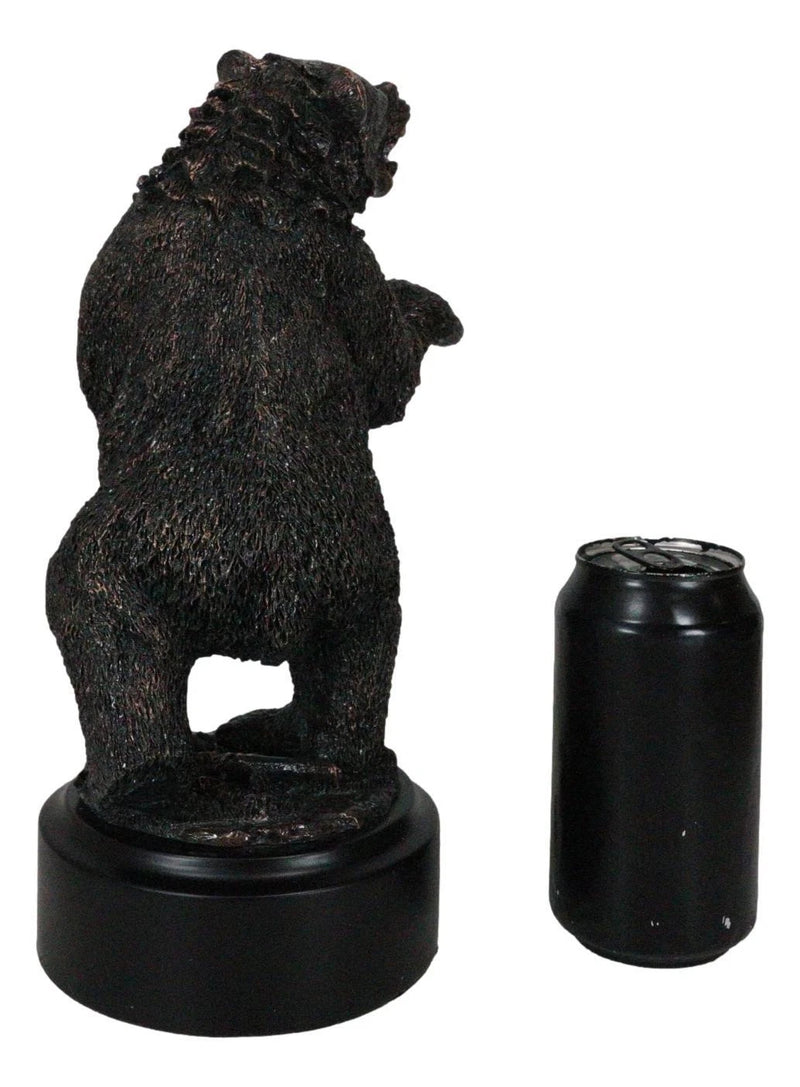 Estatua decorativa de resina galvanizada de bronce rugiente de oso negro occidental sobre sus patas traseras-9