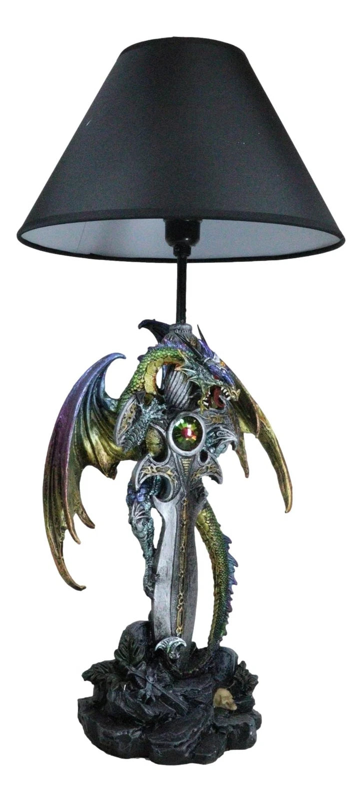 Lámpara de mesa con dragón verde dorado sosteniendo la espada Excalibur y un cristal en el cementerio.-7