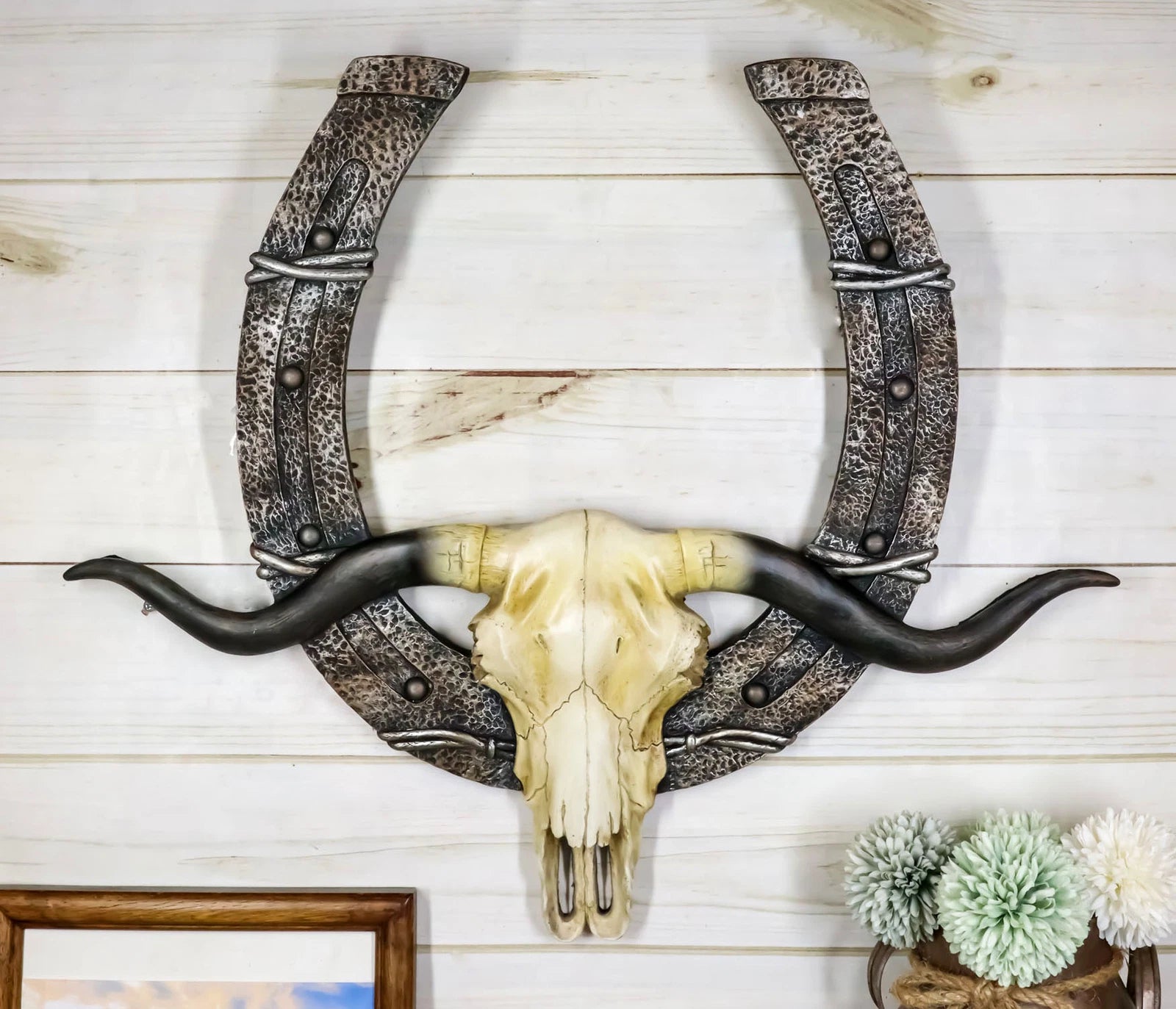 21" L Rustic Western Longhorn Bull Cow Skull With Giant Horseshoe Wall Decor