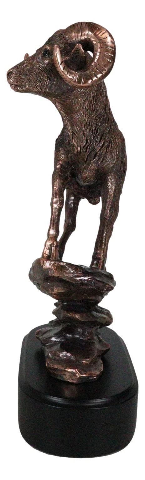 Taxidermia de animales salvajes: carnero cimarrón trepando sobre una roca inclinada, estatua de 30 cm de alto-9