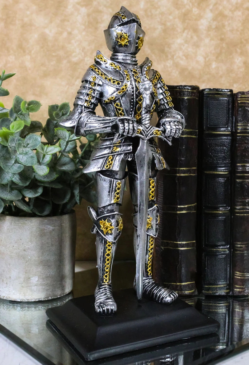 Medieval Swordsman Knight Figurine Suit of Armor Northern Star Coat Of Arms-10