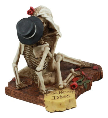 Love Never Dies Castaway Wedding Skeleton Couple Kissing Statue 3.75"H-8