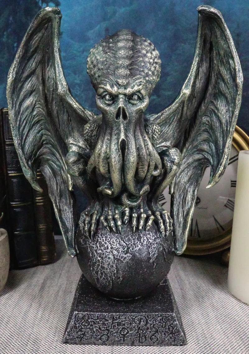 High Priest Great Old Ones Call of Cthulhu Sitting On Earth Globe Orb Figurine-1