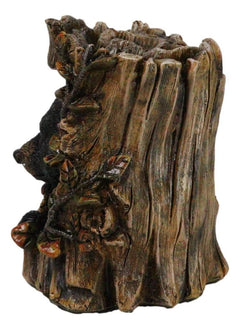 Figura decorativa de oso negro del bosque rústico del oeste escondido en el tronco de un árbol-8