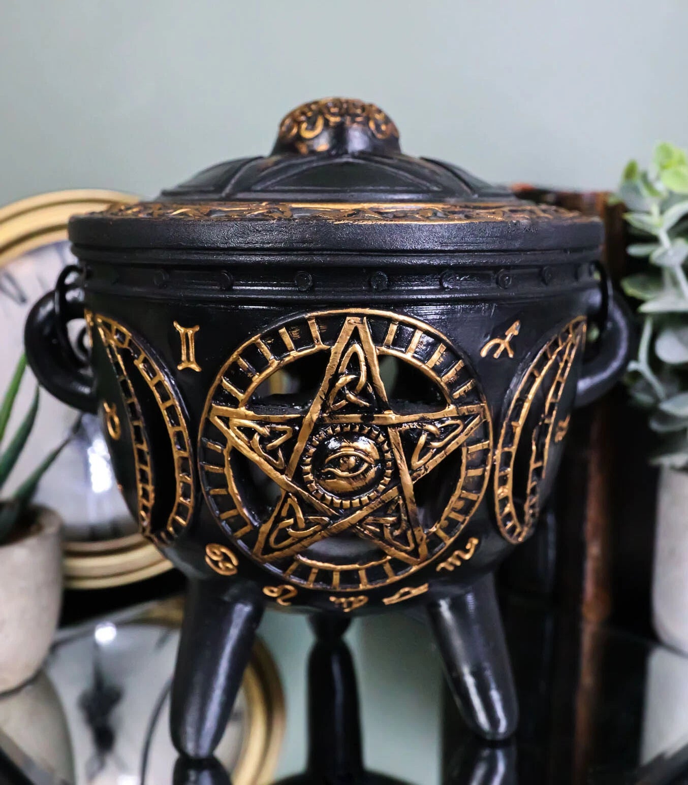 Celtic Wicca Black Magic Occult All Seeing Eye Pentagram LED Cauldron Figurine-1
