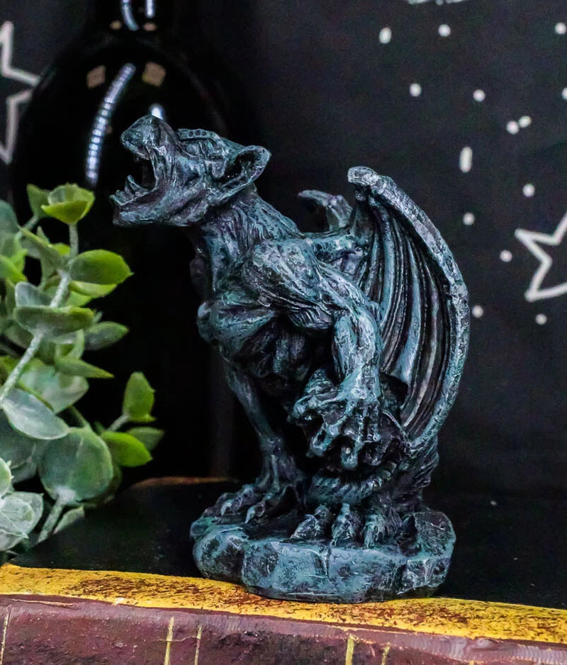Howling Gothic Winged Werewolf Wolf Man Gargoyle Decorative Miniature Figurine-1