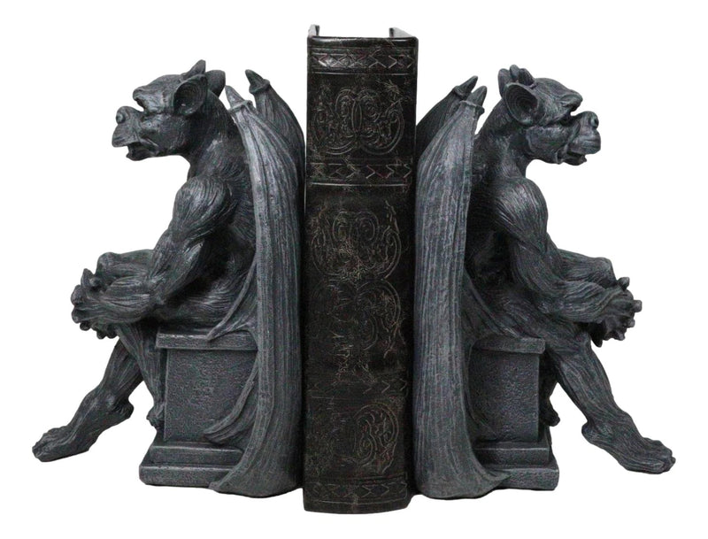 Conjunto de figuras de sujetalibros con gárgolas, centinelas y pedestales de la gárgola gótica de la noche-9