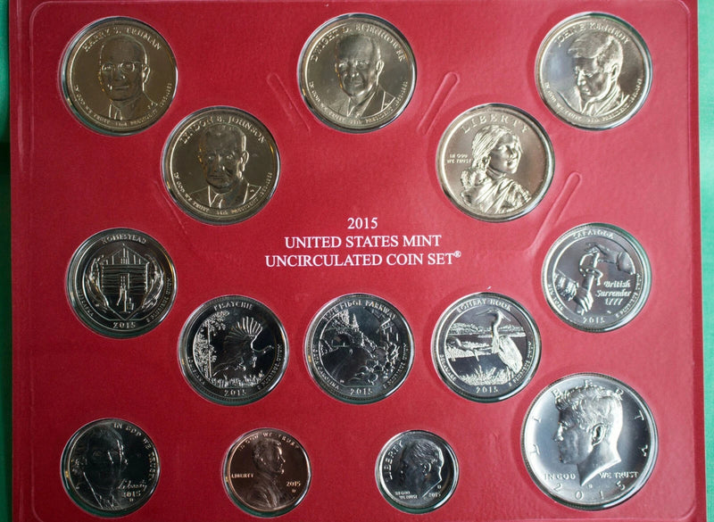2015 ANNUAL US Mint Uncirculated Coin Set P and D Minted 28 Coins with COA-3