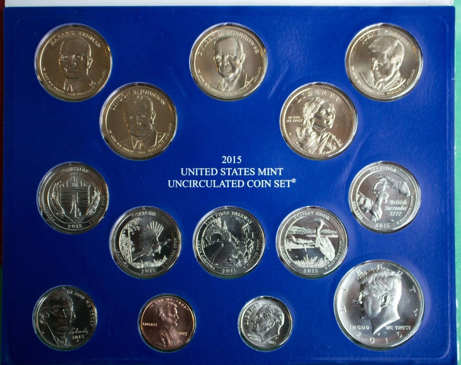 2015 ANNUAL US Mint Uncirculated Coin Set P and D Minted 28 Coins with COA-5